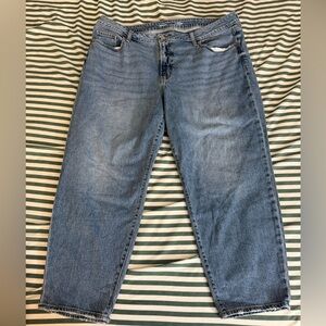 Old Navy High-Rise Straight Jeans